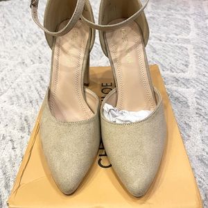 Chase+ Chloe size 7.5